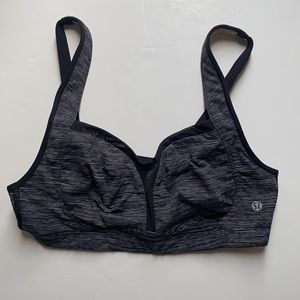 Lululemon ta ta tamer sports bra Adjustable 36C
